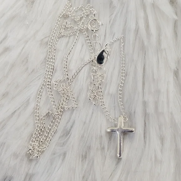 NEW Silver Small Cross Pendant Necklace - Picture 3 of 3